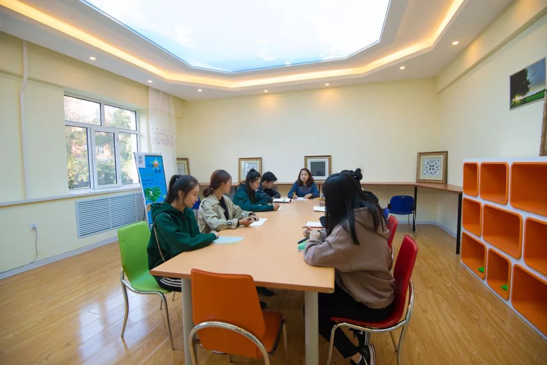 走進(jìn)龍外 | 黑龍江外國(guó)語學(xué)院學(xué)生心理成長(zhǎng)指導(dǎo)中心 點(diǎn)亮心燈，賦能成長(zhǎng)